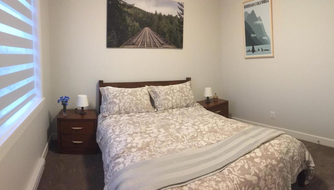 Mollys Cottage-The Suite On Vancouver Island Near Yyj Airport And The Wa And Bc Ferries North Saanich Exteriör bild