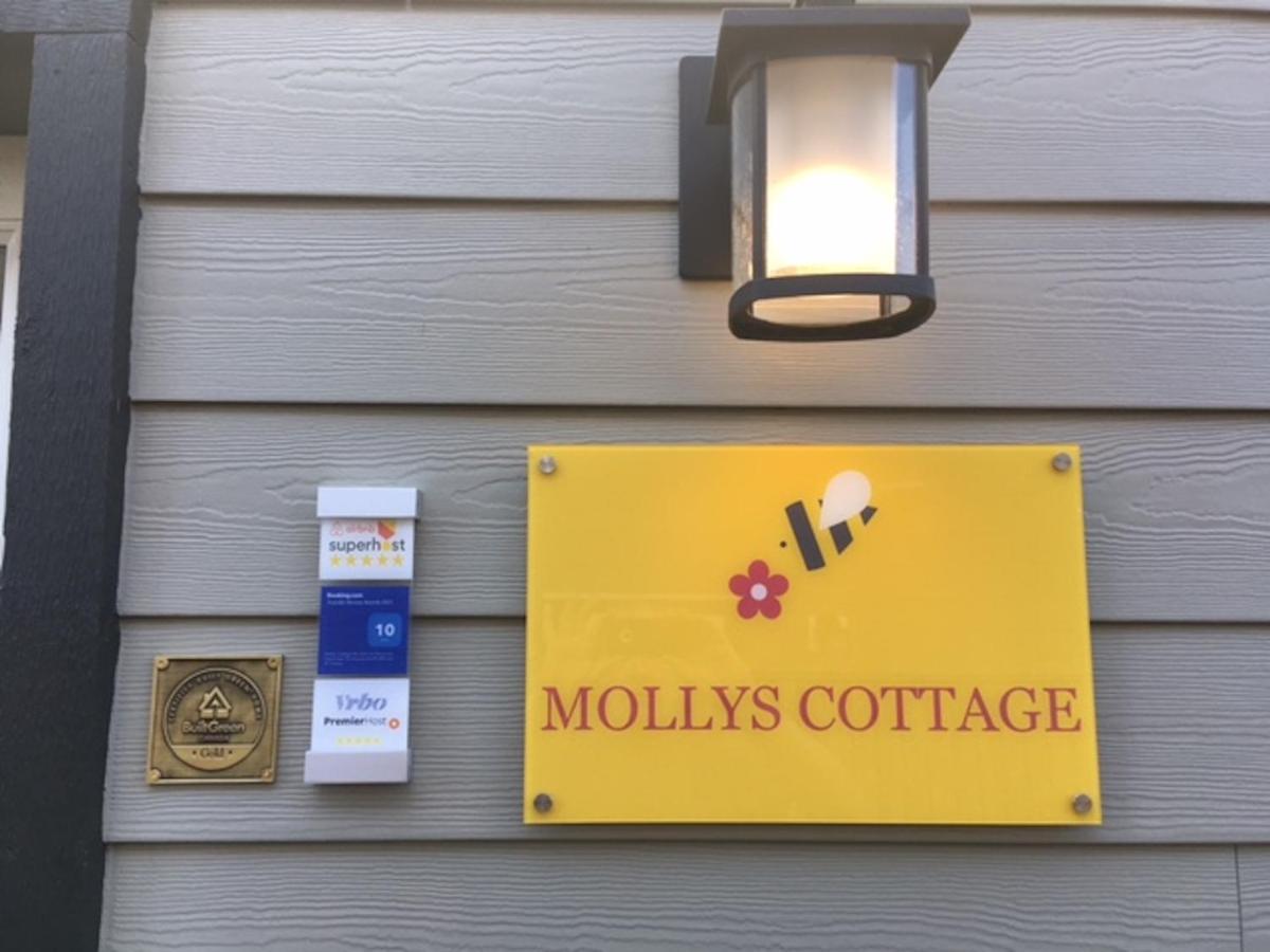 Mollys Cottage-The Suite On Vancouver Island Near Yyj Airport And The Wa And Bc Ferries North Saanich Exteriör bild