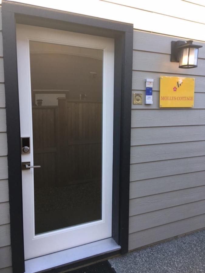 Mollys Cottage-The Suite On Vancouver Island Near Yyj Airport And The Wa And Bc Ferries North Saanich Exteriör bild